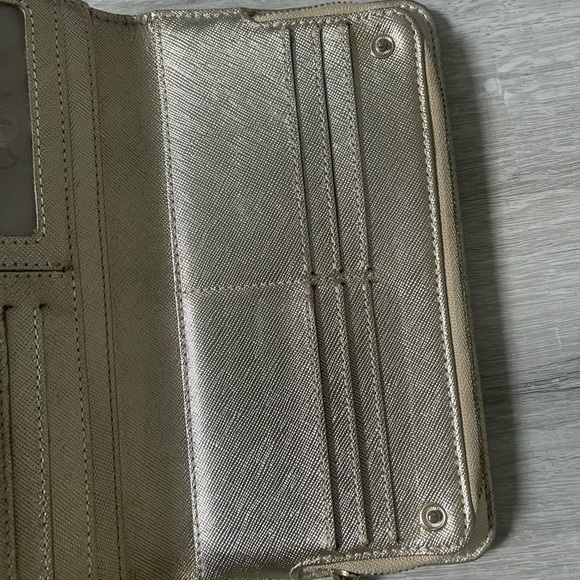 Tory Burch - Tan Leather Wallet with Gold Emblem USED - Picture 3 of 8